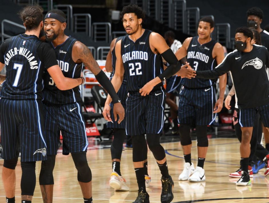 莱万压哨破门帮助巴萨取关键三分（莱万读秒绝杀助巴萨拿下宝贵三分）