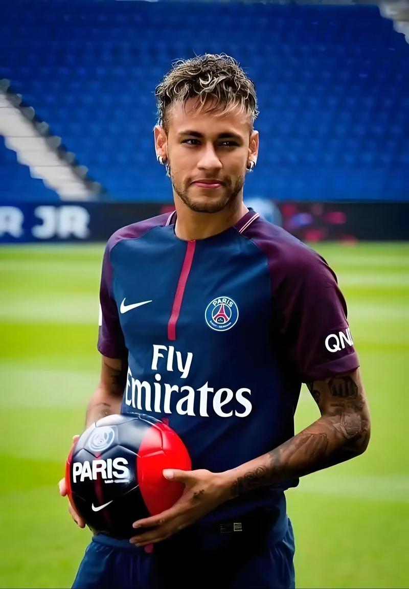 德佬：那不勒斯比去年更强；我喜欢意大利诺这样的教练（德佬称那不勒斯比去年更强，欣赏意大利诺式教练）