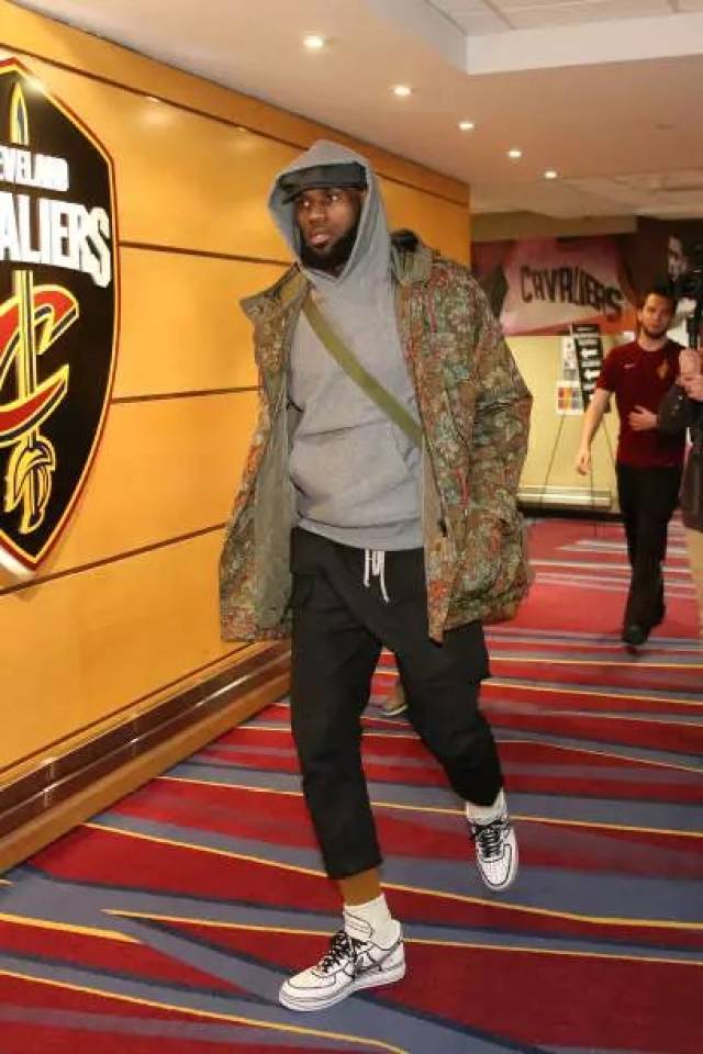 上海闲话聊体育｜橄榄球，上海是你的大舞台（沪上闲话体育｜橄榄球：上海就是你的大舞台）