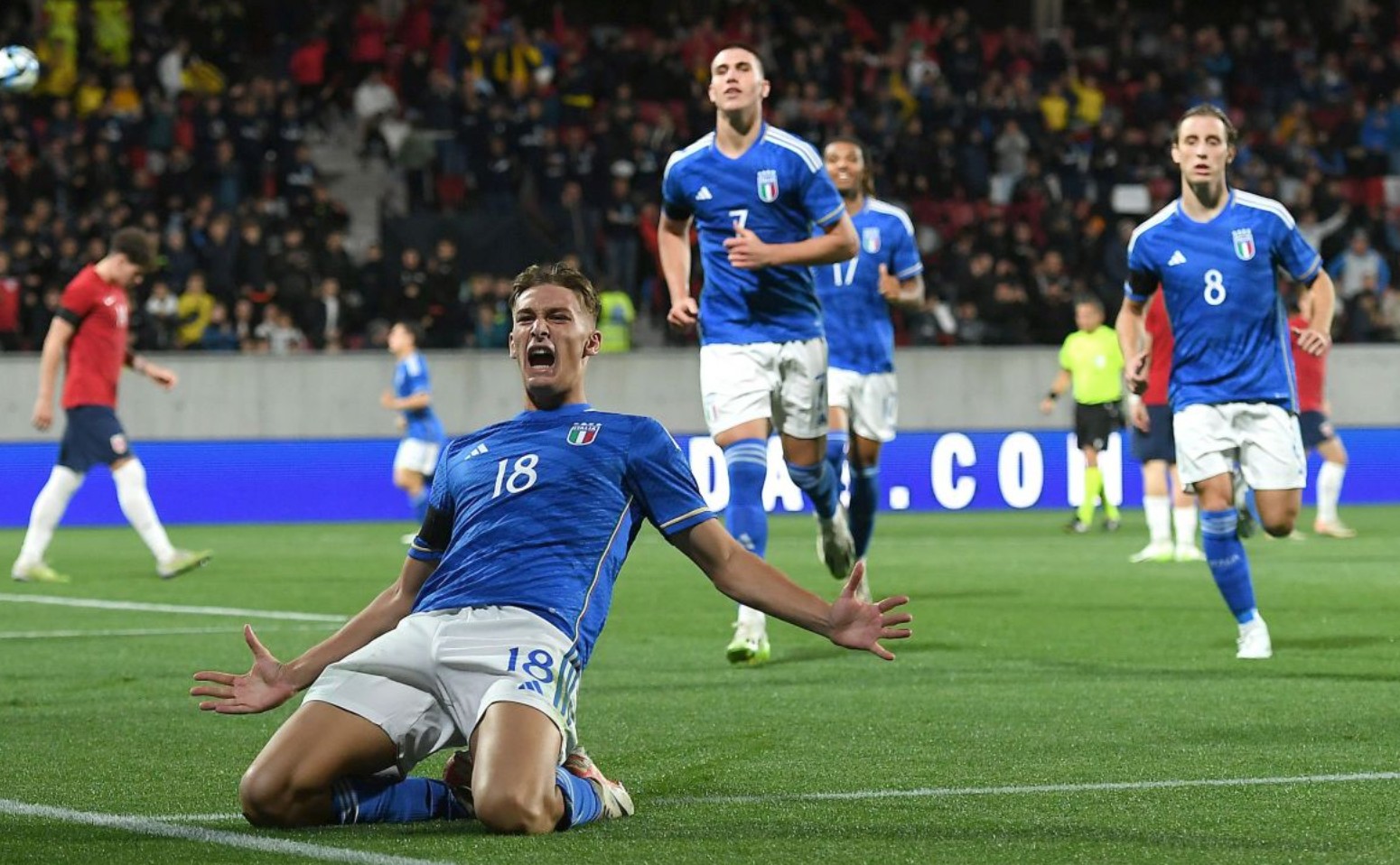 爆冷！争冠格局大乱，埃梅里神了：疯狂7连胜，距离榜首3分（冷门爆发！争冠形势洗牌，埃梅里豪取7连胜，距榜首仅3分）