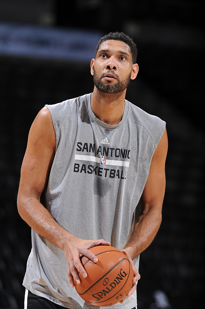 C罗社媒宣布对AI公司Perplexity进行投资，后者估值200亿美元（C罗在社交媒体披露入股AI公司Perplexity，企业估值达200亿美元）