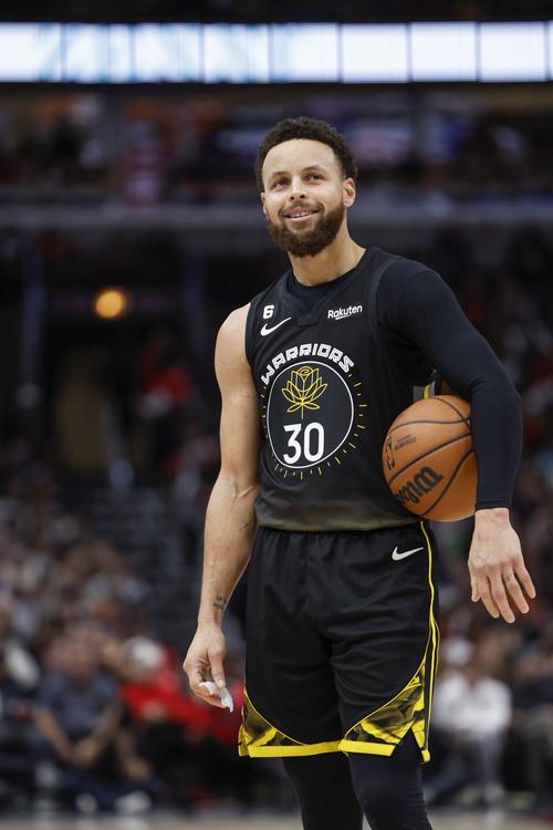 弗洛伦齐：在罗马时我们阵容很强，但对手是能拿100分的尤文（弗洛伦齐：罗马阵容不弱，却遇到能拿100分的尤文）