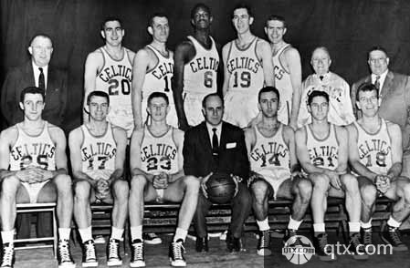 如何看待皇马近况？卡塞米罗：不会为皇马担心，我更担心曼联（卡塞米罗谈皇马近况：不担心皇马，更忧心曼联）