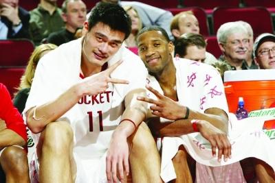 安东尼奥：阵容大调整是要考察队员，同时保障队员健康（安东尼奥：实施大轮换为考察队员，兼顾队员健康）