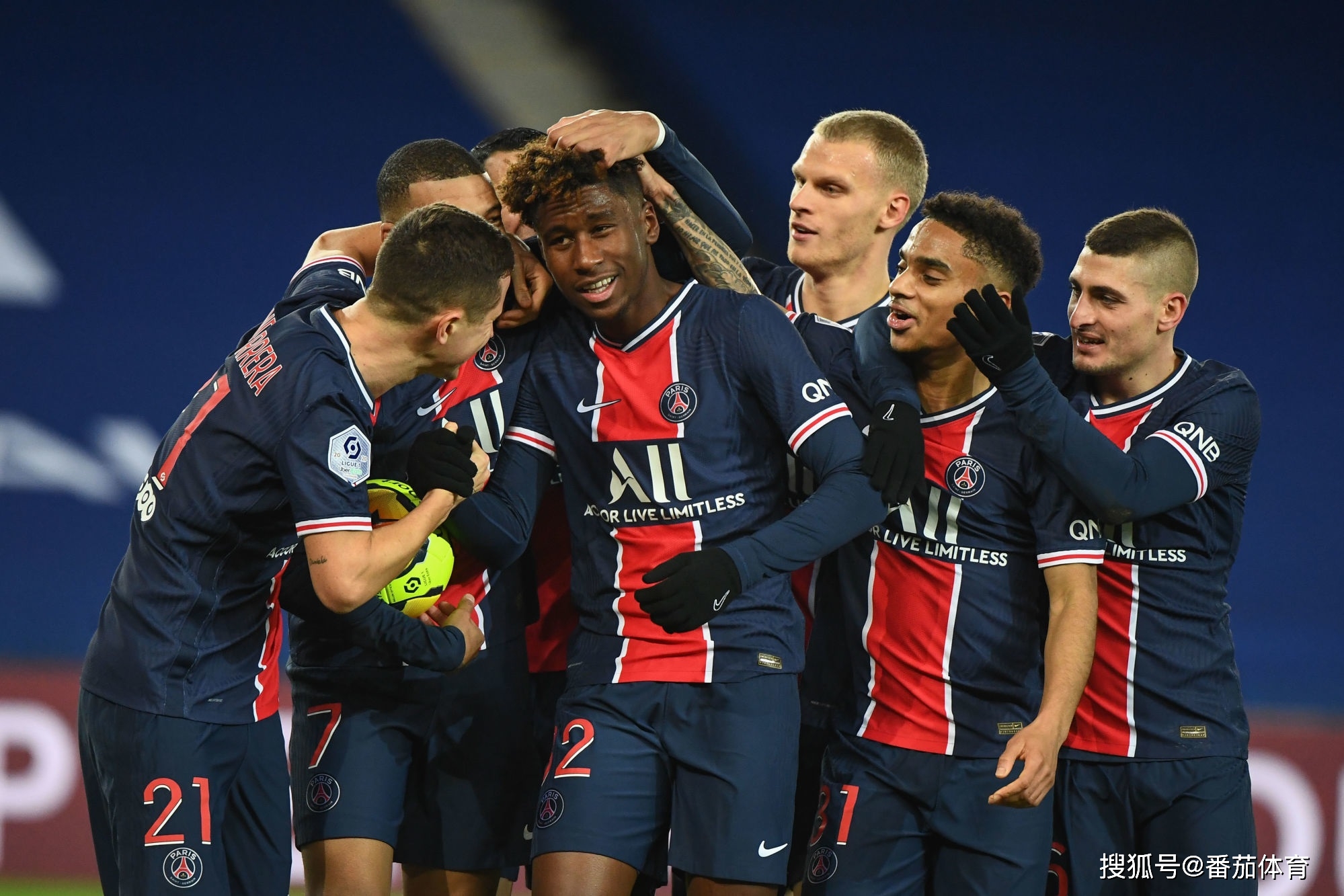 劳塔罗本赛季34次射门意甲第三，6次错失绝佳机会数意甲第二（劳塔罗本季34脚射门居意甲第3，错失良机6次位列意甲第2）