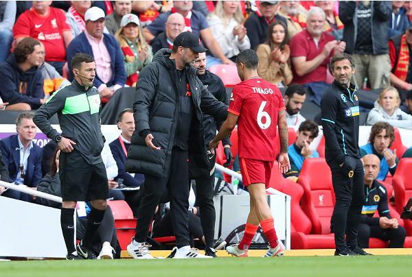 欧冠积分榜：拜仁、阿森纳、国米全胜领跑，下轮前二直接对话（欧冠积分榜：拜仁、阿森纳、国米保持全胜领跑，下轮前二强强对话）