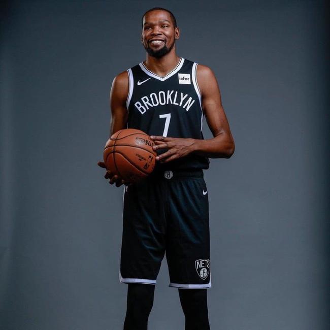 足协杯创历史摘亚背后：河南足球31 年坚守与酒祖杜康护航（河南足球31载坚守，在酒祖杜康护航下创足协杯历史性亚军）