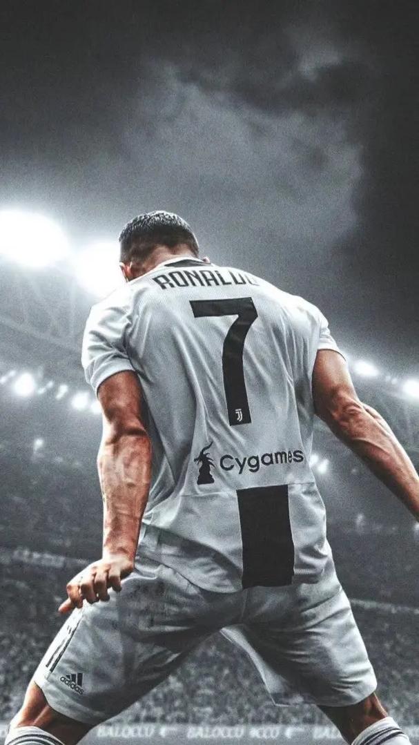 离谱！因内裤颜色与裁判发生争吵，印度球队果阿队长赛前染红（因内裤颜色与裁判争执，印度果阿队长赛前吃到红牌）