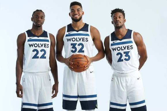 TA：纽卡正关注德甲市场，有意引进哈努斯和科贝尔（TA：纽卡盯上德甲，锁定哈努斯与科贝尔）