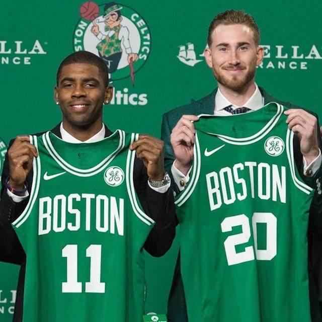 罗马诺：切尔西认为埃斯特旺是完美签约，愿笑着支付浮动条款（罗马诺：切尔西视埃斯特旺为理想引援，愿欣然支付附加条款）