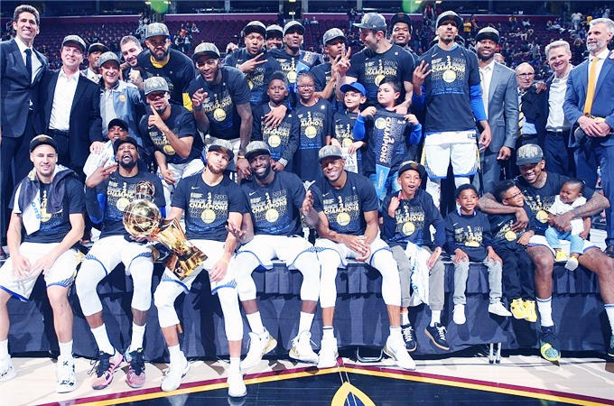 轰36+13+7夺冠！中国男篮又一15岁2米03前锋蹿升：新版小丁太猛（砍下36+13+7助队封王！中国男篮15岁2米03锋线新星崛起：新版小丁太猛）